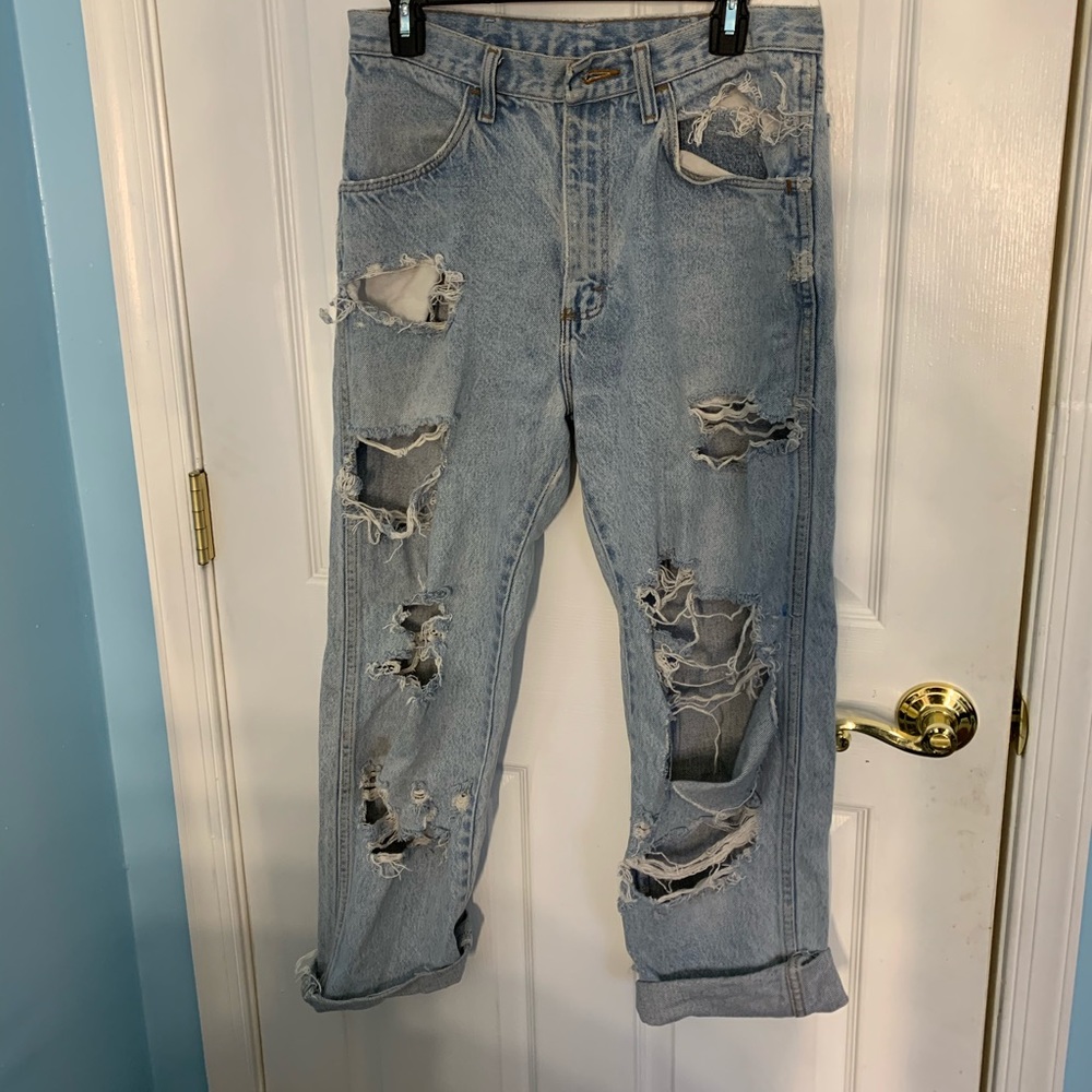 Distressed boyfriend jeans